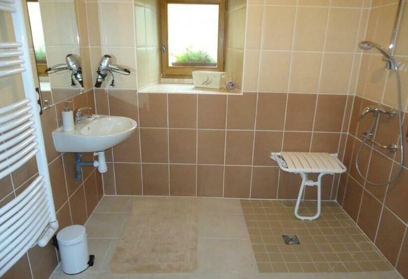 Студия Стандарт, Ferme Cidricole Hugues Desfrièches