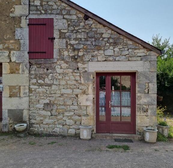 חדר משפחתי, Domaine De La Rue