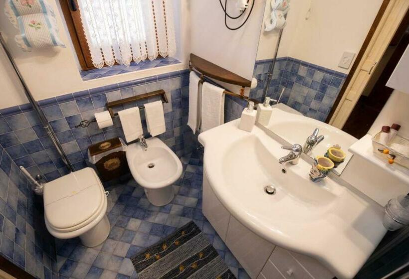 غرفة قياسية, La Casa In Pietra