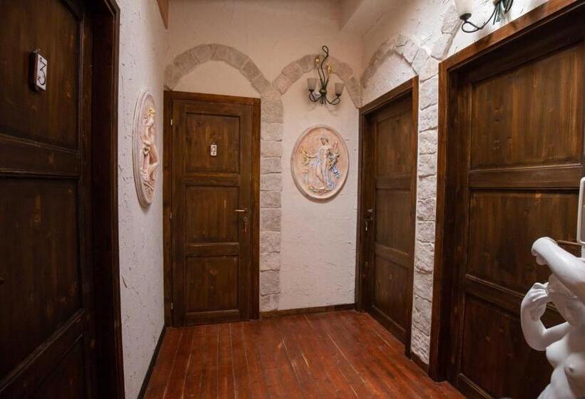 غرفة قياسية, La Casa In Pietra