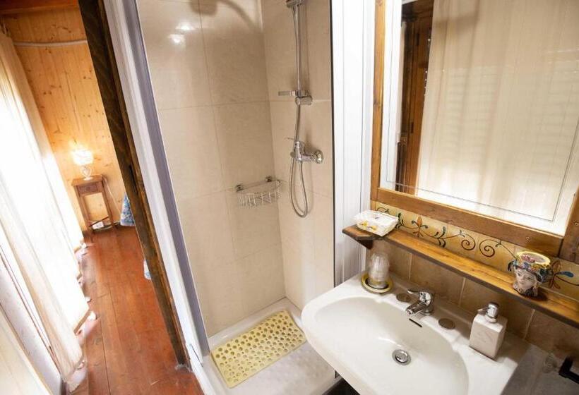 غرفة قياسية, La Casa In Pietra