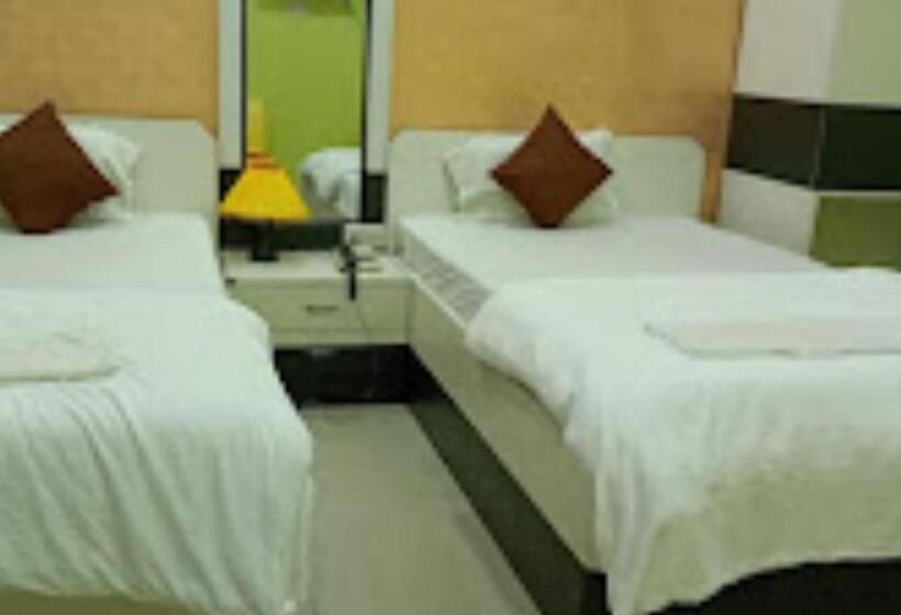 キングサイズベッドのスタンダードルーム, Gitanjali Malda