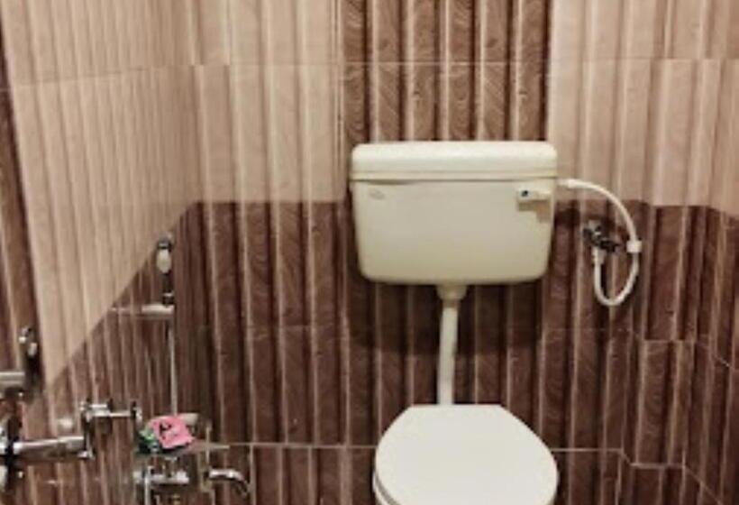 デラックスルーム, Gitanjali Malda