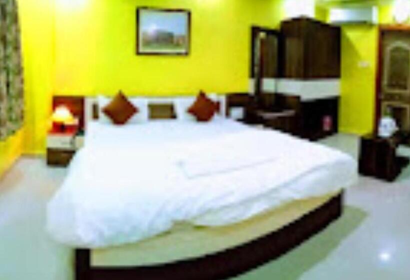 デラックスルーム, Gitanjali Malda