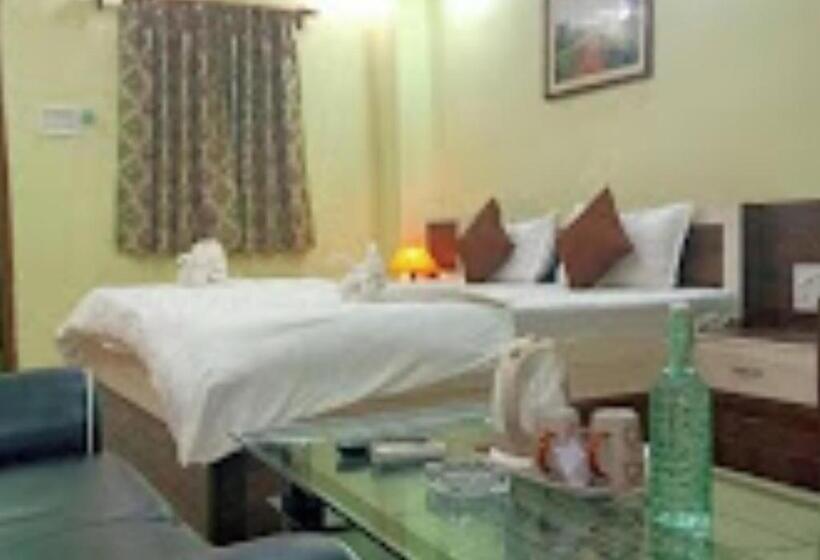 デラックスルーム, Gitanjali Malda