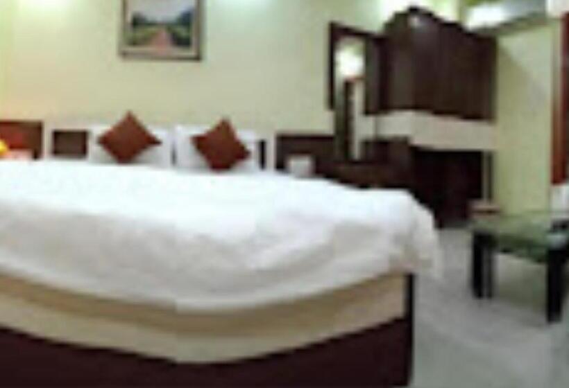 デラックスルーム, Gitanjali Malda