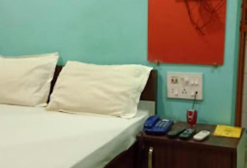 キングサイズベッドのスタンダードルーム, Gitanjali Malda