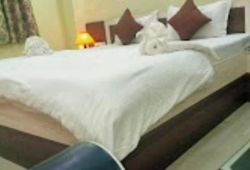 デラックスルーム, Gitanjali Malda