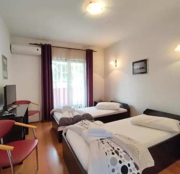 Standardzimmer, Prvan