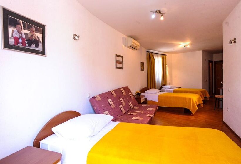 Трехместный Номер Комфорт, Prvan