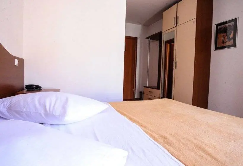 3 Bett Komfort Zimmer, Prvan