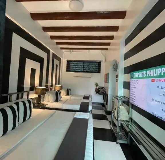 スタンダード4人部屋, Italy Condotel Darasa
