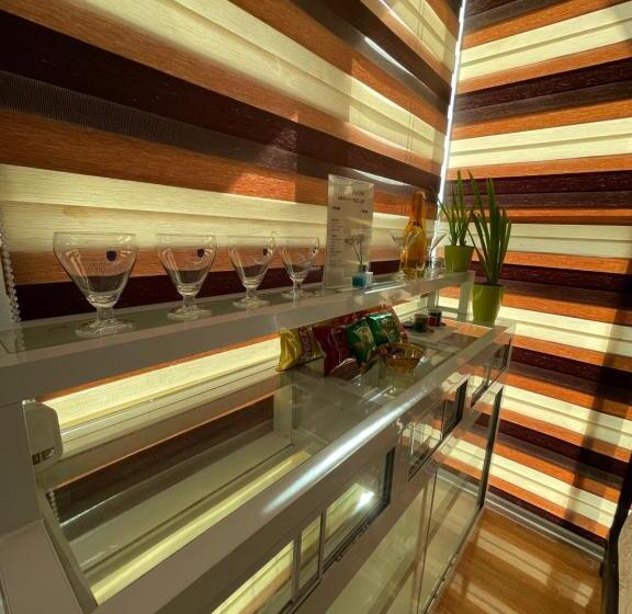 חדר משפחתי, Italy Condotel Darasa