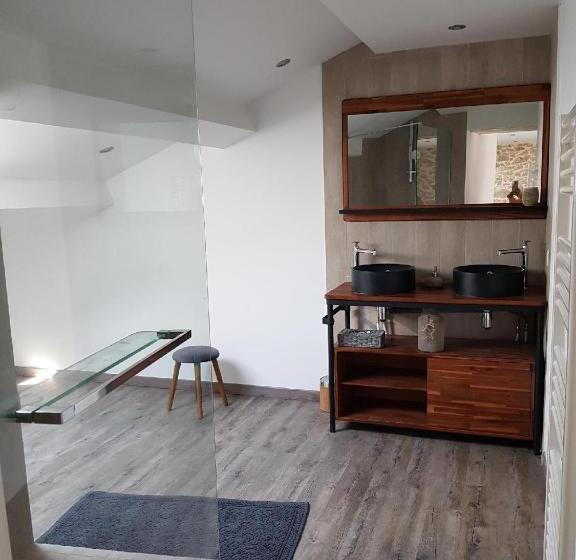 家庭间, La Bastide Maë