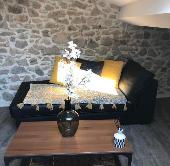 家庭间, La Bastide Maë