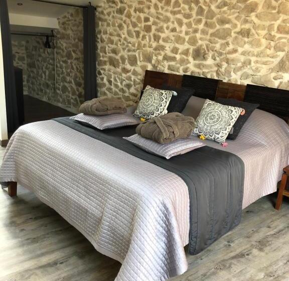 家庭间, La Bastide Maë