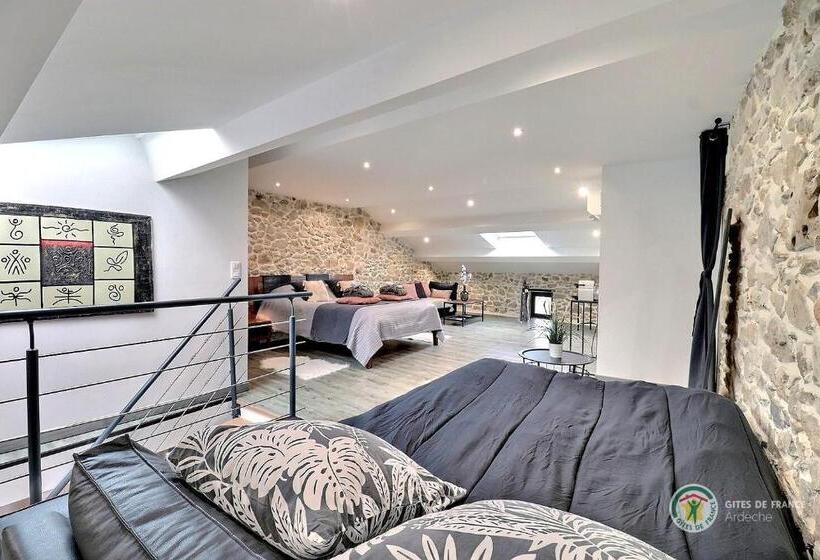 家庭间, La Bastide Maë