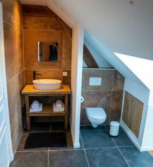 חדר משפחתי, La Maison De Souhey