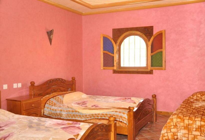 Стандартный внешний трехместный номер с ванной комнатой, La Palmeraie De Massa