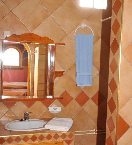 Стандартный внешний трехместный номер с ванной комнатой, La Palmeraie De Massa