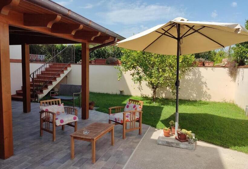 غرفة قياسية ثلاثية, Prati Di Maja B&b