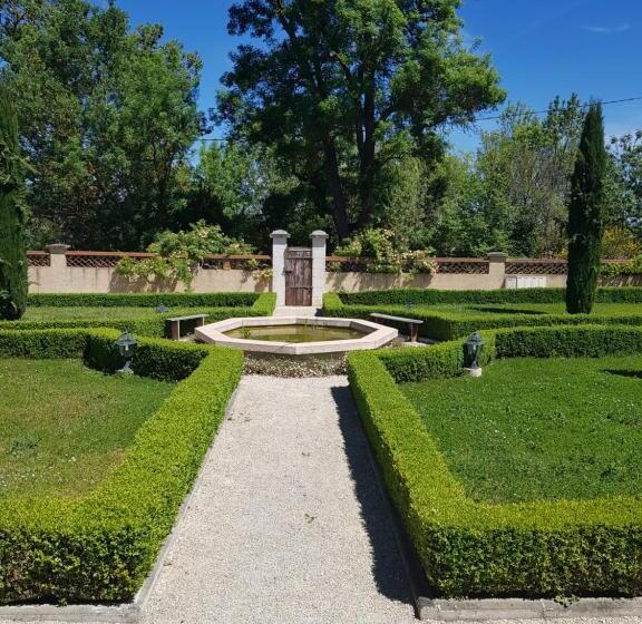 스탠다드 룸, Propriété Le Monneton