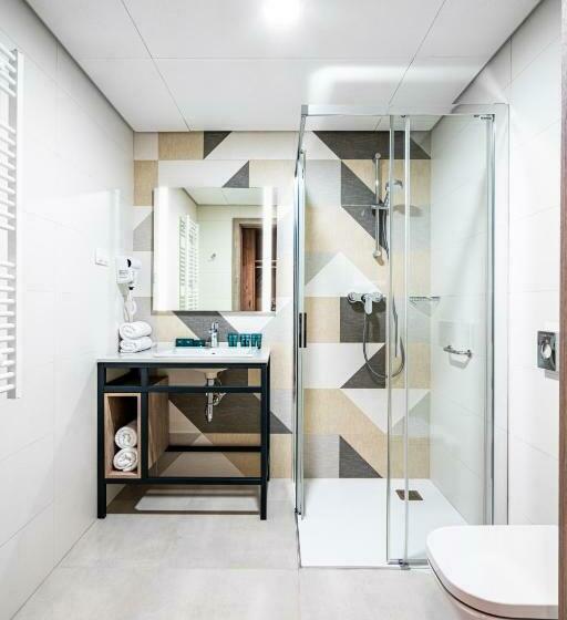 スタンダードシングルルーム, Sezony. Restauracja I