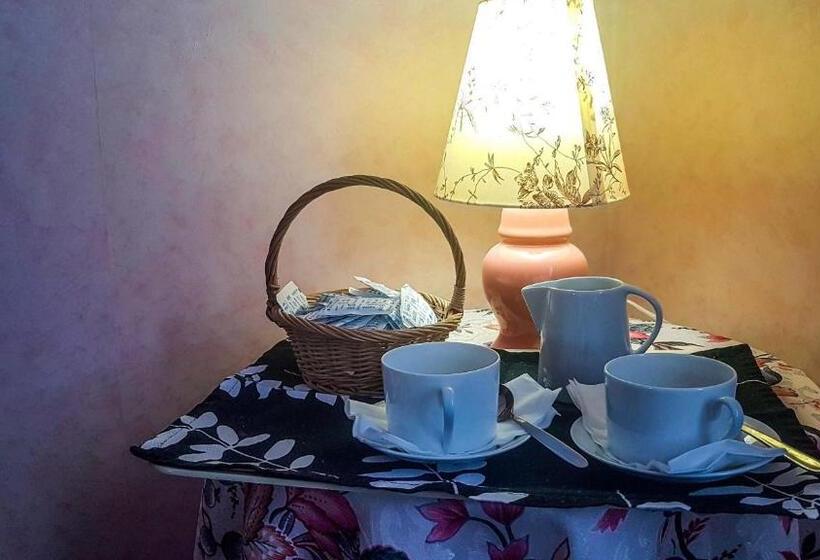 Номер Стандарт Вид на Сад, Chez Pierre