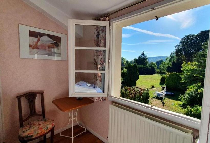 غرفة قياسية مطلّة علي الحديقة, Chez Pierre