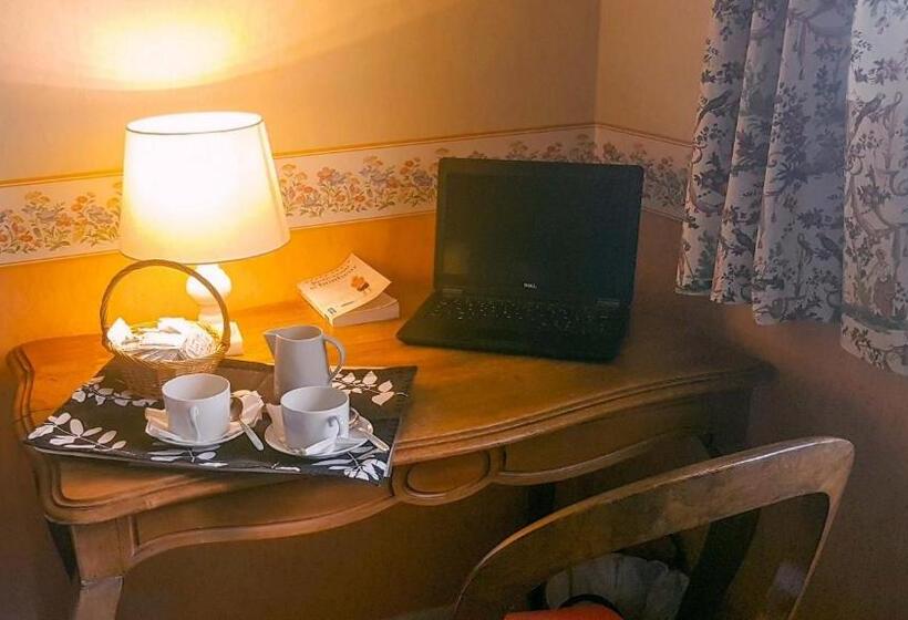 غرفة قياسية مطلّة علي الحديقة, Chez Pierre