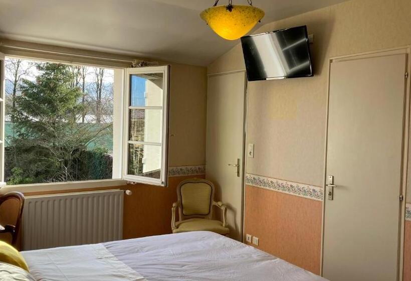 غرفة قياسية مطلّة علي الحديقة, Chez Pierre