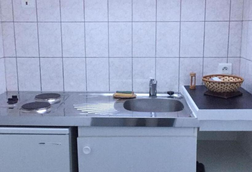 חדר סטודיו סטנדרד, Chez Pierre