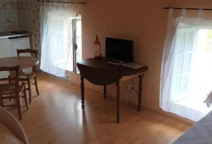 סטודיו סטנדרטי נוף לגינה, Chez Pierre