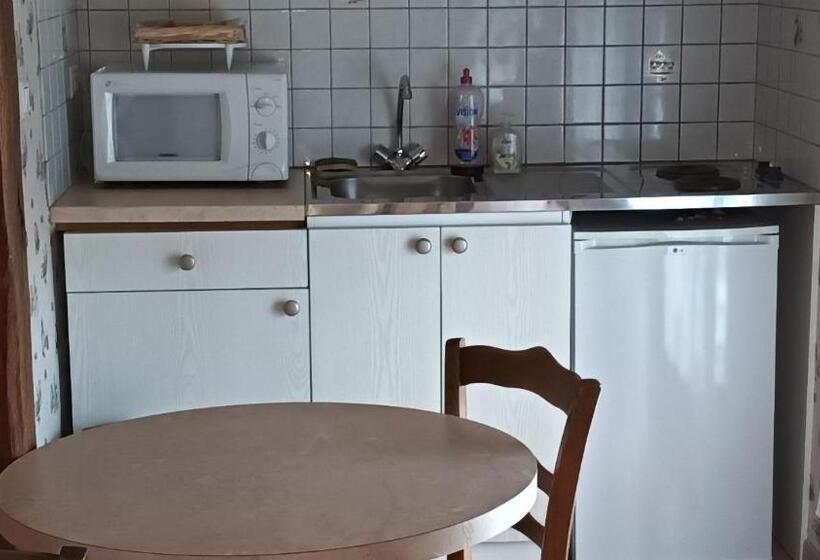 סטודיו סטנדרטי נוף לגינה, Chez Pierre