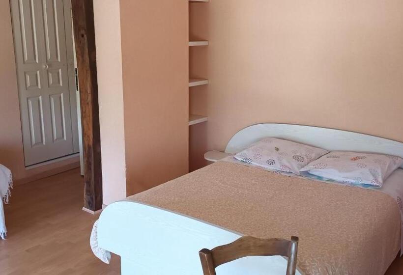 סטודיו סטנדרטי נוף לגינה, Chez Pierre