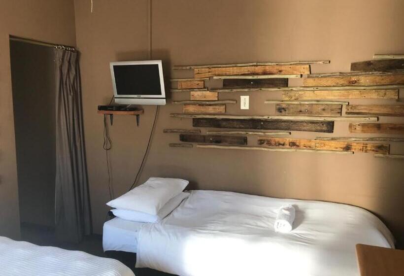 Четырехместный Номер Стандарт, Simoni Guest House
