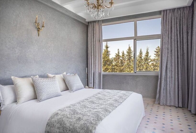 سوییت لوکس, Diar Illi