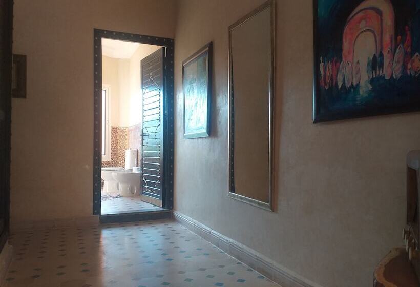 اتاق استاندارد سه نفره, Diar Illi