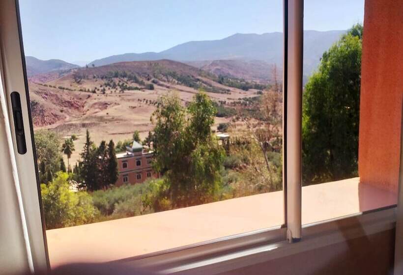 سوئیت خانواده 2 خوابه, Diar Illi