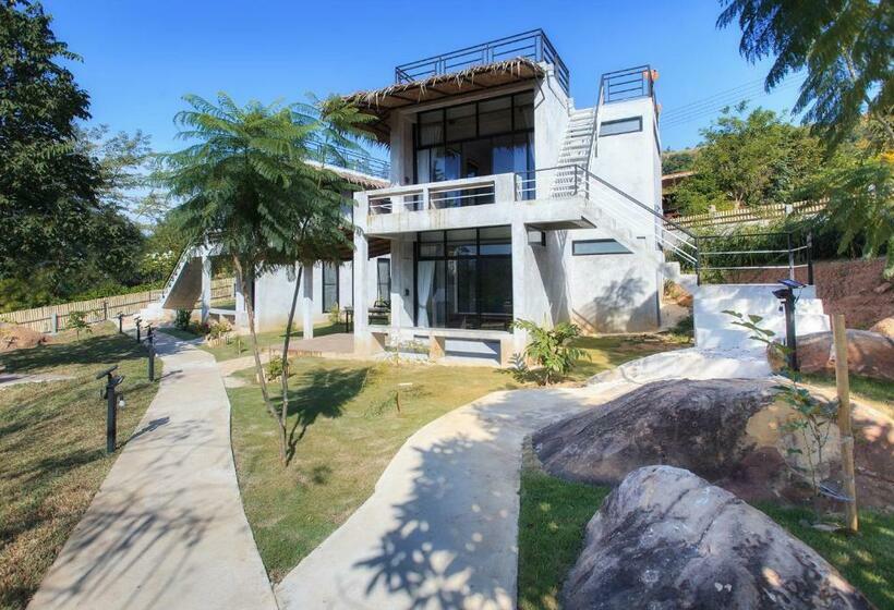 Номер Стандарт Вид на Горы, Twelve Oclock Resort