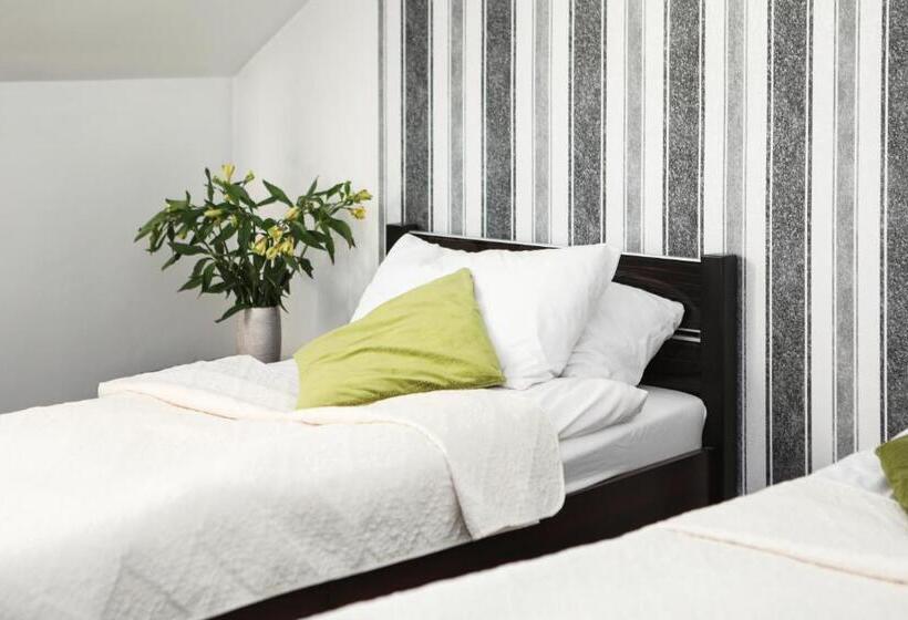 חדר סטנדרט לשלושה, Złotogórski