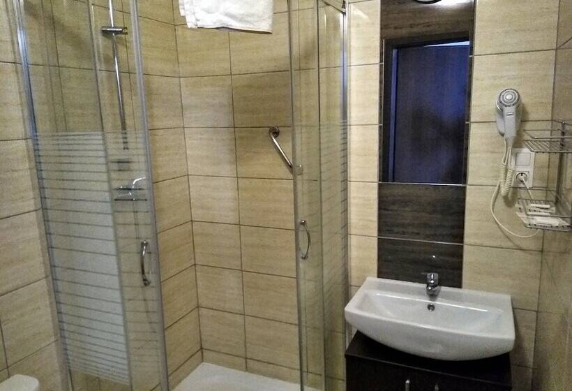 חדר סטנדרט לשלושה, Złotogórski