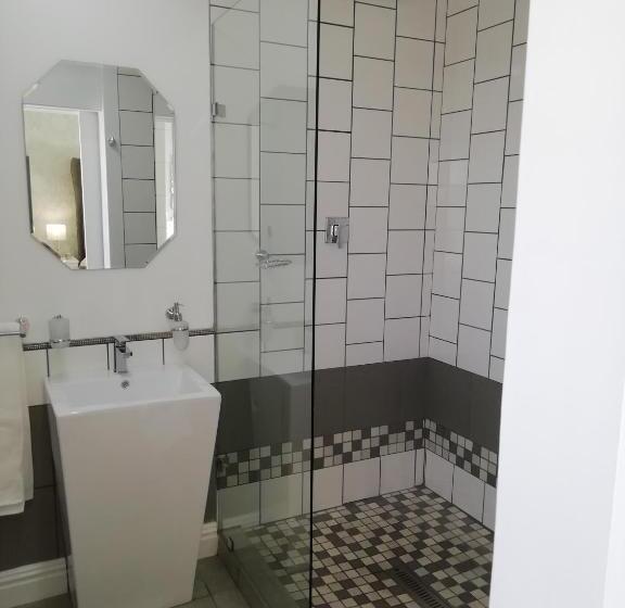 스탠다드 룸, Linda Se Dop