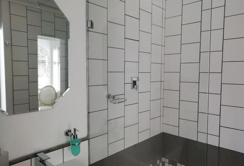 스탠다드 룸, Linda Se Dop