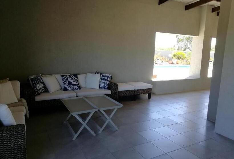 חדר דלוקס לארבעה, Linda Se Dop