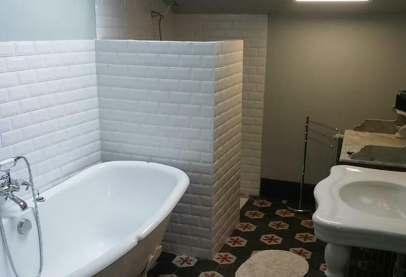 Номер Basic, Maison Auctoire