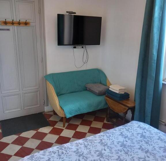 Номер Стандарт, Maison Auctoire