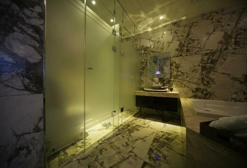 Suite met Terras, First