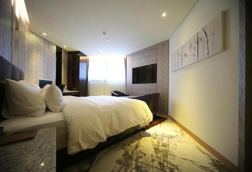 Suite met Terras, First