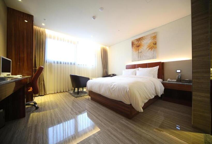 Suite met Terras, First